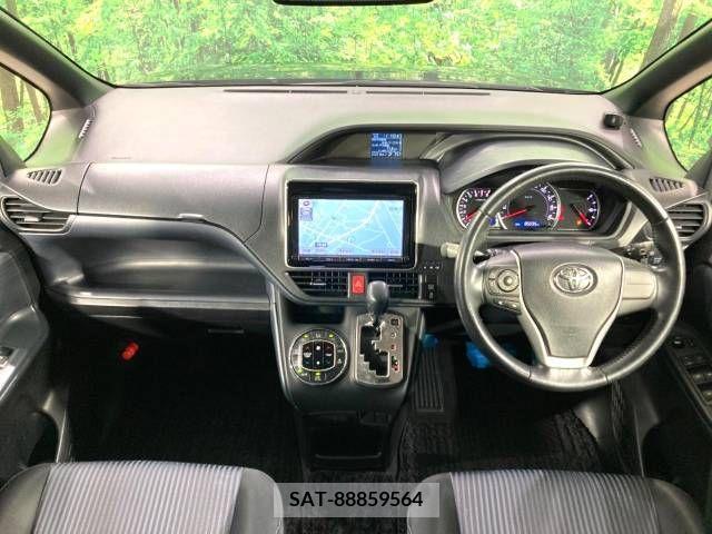 Toyota VOXY 2014-06 290729-1