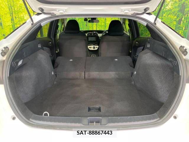 Toyota PRIUS 2016-08 281897-10