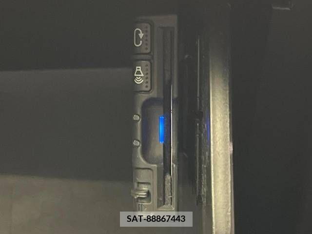 Toyota PRIUS 2016-08 281897-4