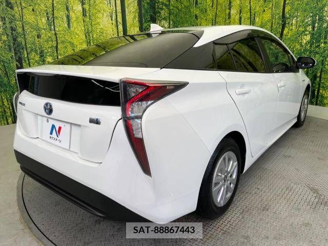 Toyota PRIUS 2016-08 281897-17