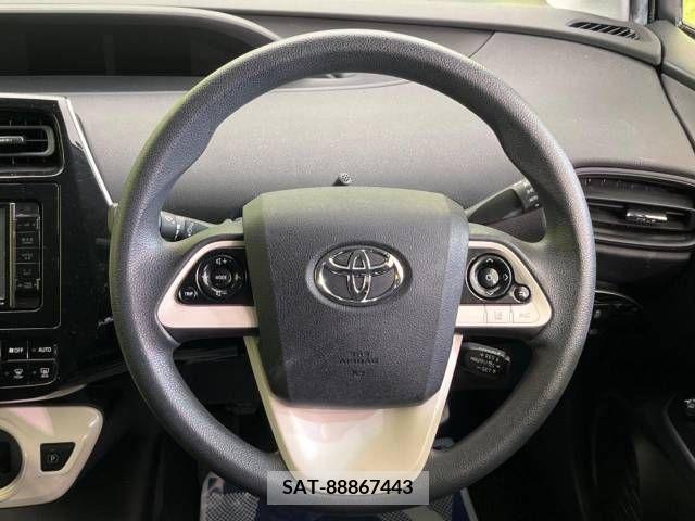 Toyota PRIUS 2016-08 281897-11