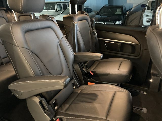 Mercedes Benz V-CLASS 2022-11 12669-13