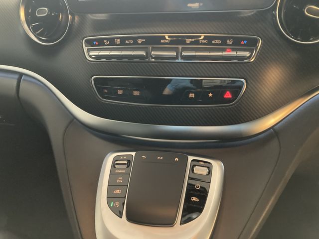 Mercedes Benz V-CLASS 2022-11 12669-7