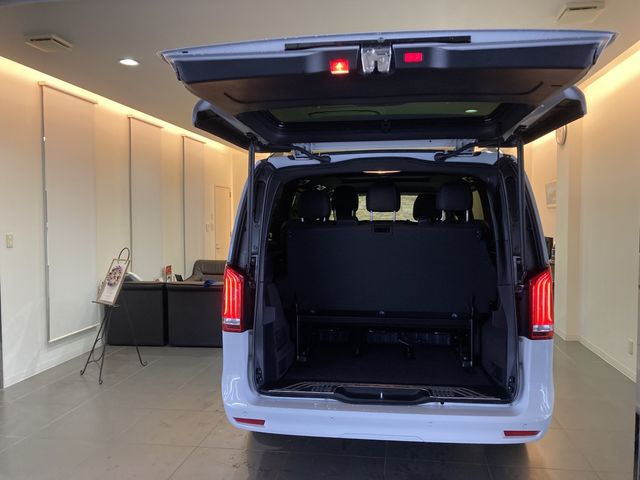 Mercedes Benz V-CLASS 2022-11 12669-15