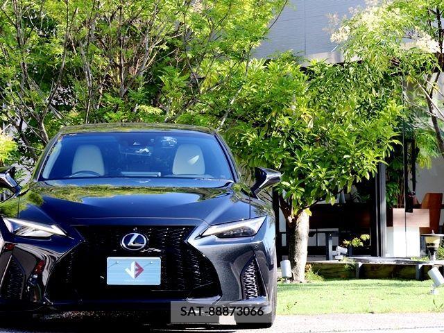 Lexus IS 2021-01 334425-4