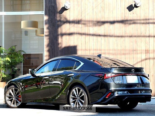 Lexus IS 2021-01 334425-2