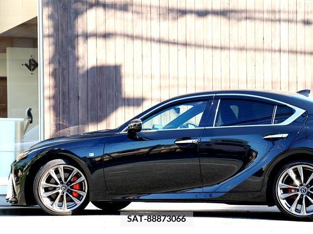 Lexus IS 2021-01 334425-8