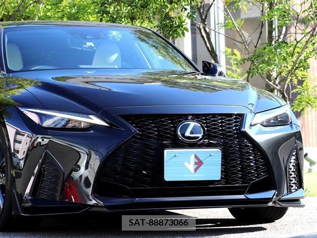 Lexus IS 2021-01 334425-7