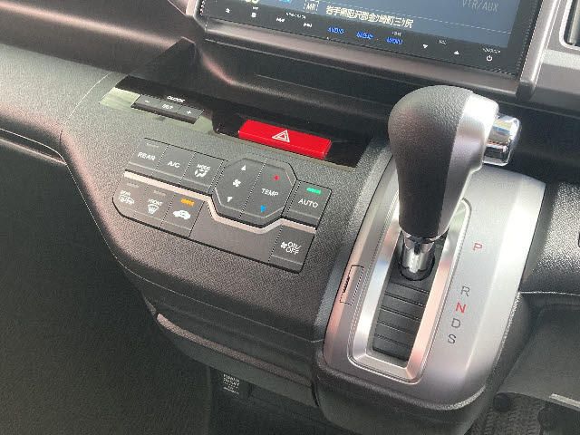 Honda e 2015-03 11952-6