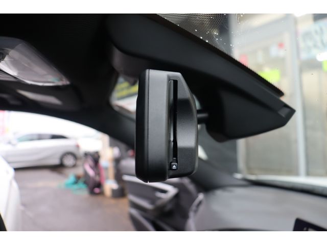 Bmw 3 SERIES 2018-01 185584-12