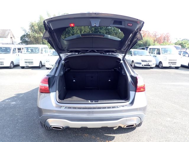 Mercedes Benz GLA-CLASS 2017-12 185998-23