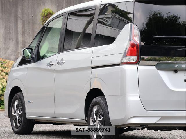 Nissan SERENA 2018-06 384666-29