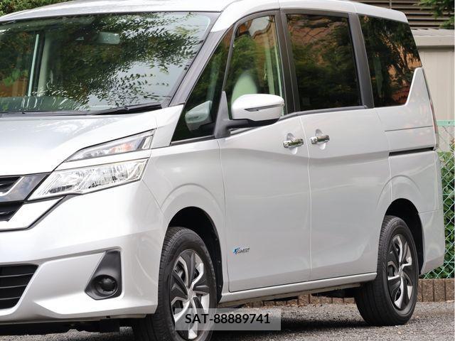Nissan SERENA 2018-06 384666-28