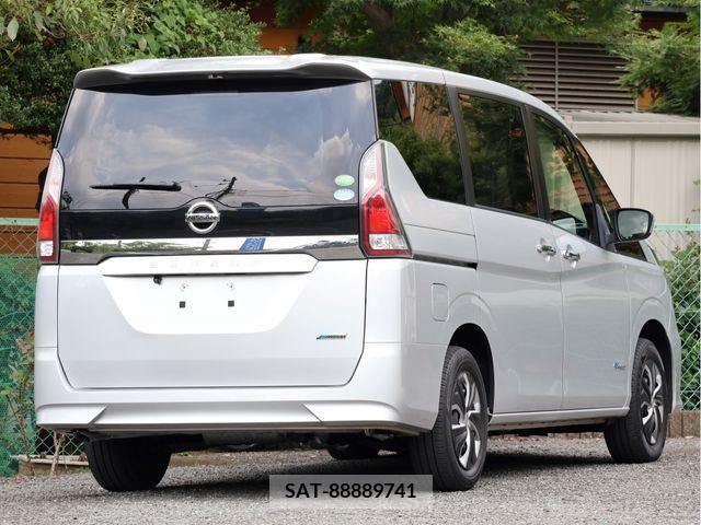 Nissan SERENA 2018-06 384666-25