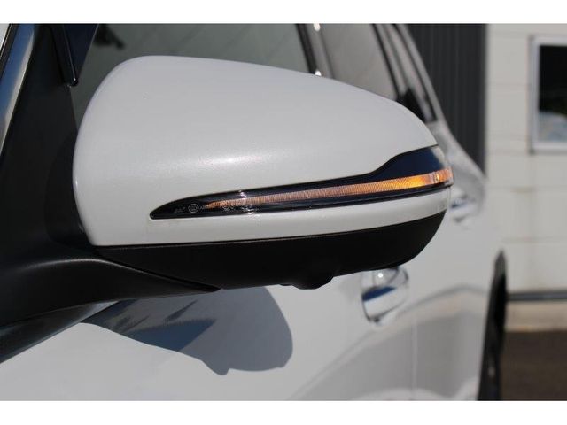 Mercedes Benz GLB-CLASS 2021-07 3001-12