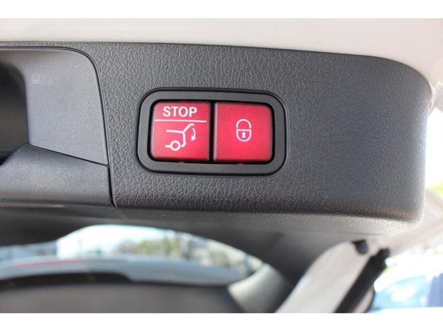 Mercedes Benz GLB-CLASS 2021-07 3001-28