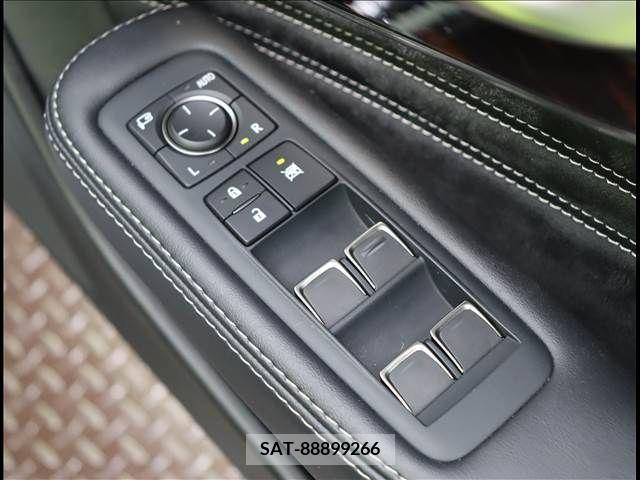 Lexus LS 2018-02 275516-16