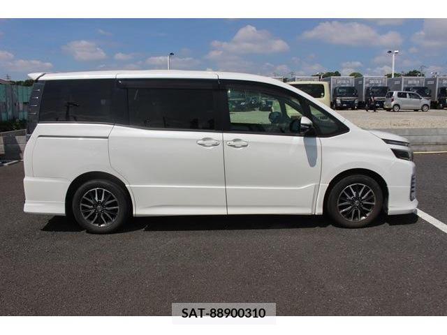 Toyota VOXY 2014-07 351953-9