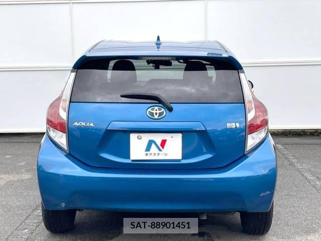 Toyota AQUA 2015-12 351418-12