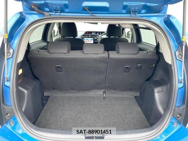 Toyota AQUA 2015-12 351418-9