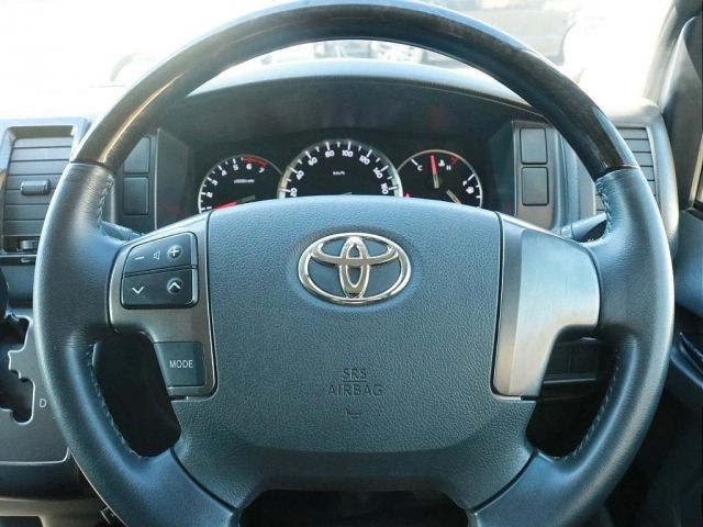 Toyota HIACE VAN 2017-04 2317-18