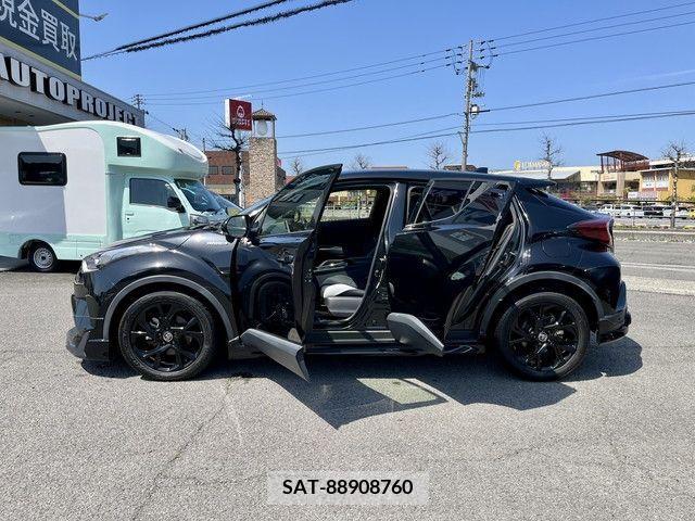 Toyota C-HR 2019-07 228939-4