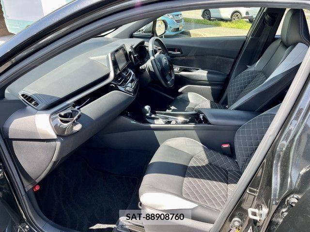 Toyota C-HR 2019-07 228939-5