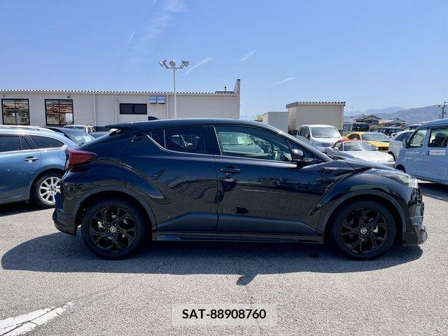 Toyota C-HR 2019-07 228939-13