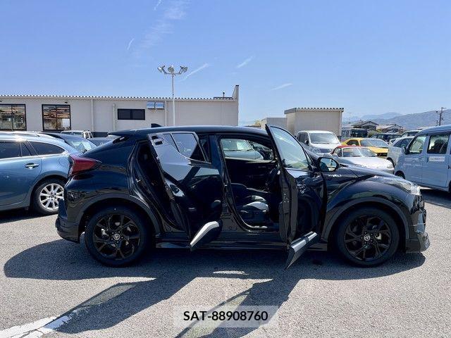 Toyota C-HR 2019-07 228939-14