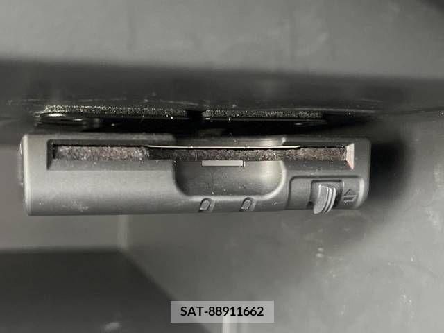 Nissan NOTE 2017-06 305377-5