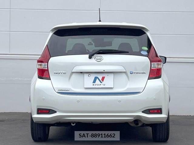 Nissan NOTE 2017-06 305377-15
