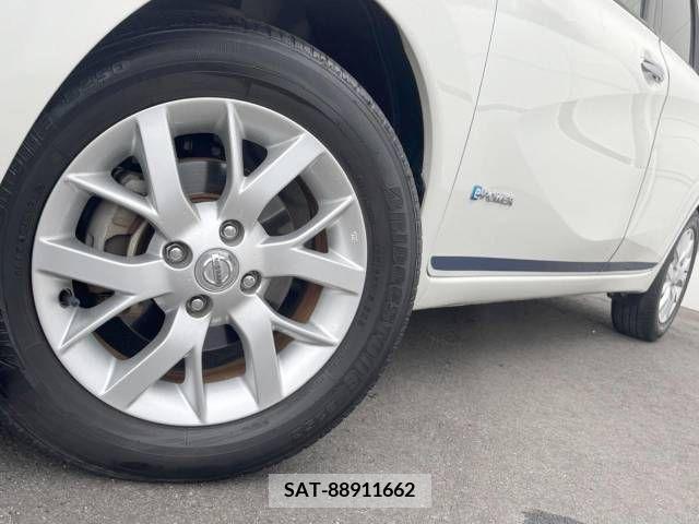 Nissan NOTE 2017-06 305377-13