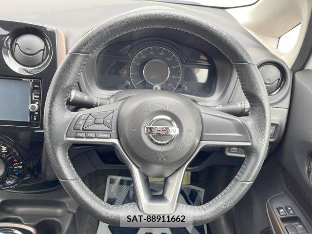 Nissan NOTE 2017-06 305377-11