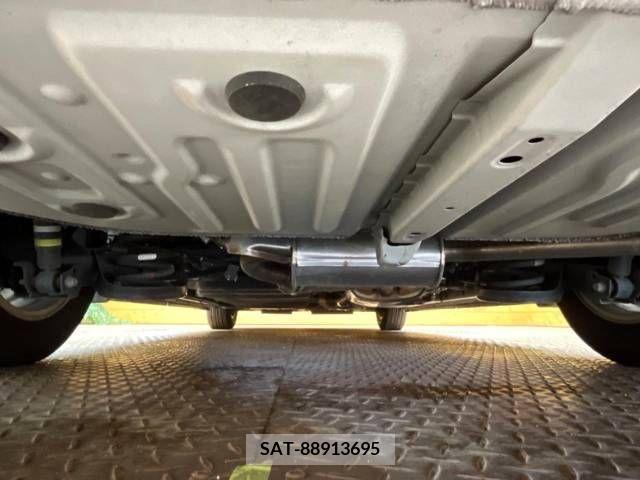 Toyota ESQUIRE 2020-09 341648-19