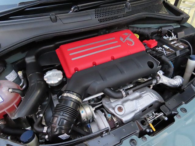 Abarth 695 2020-02 186396-10