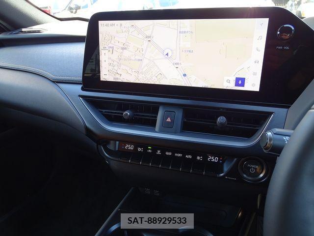 Lexus UX 2022-09 212689-17