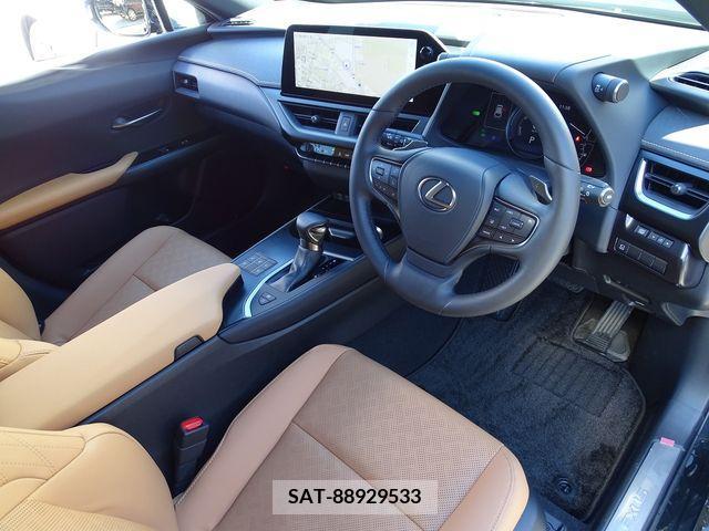 Lexus UX 2022-09 212689-2