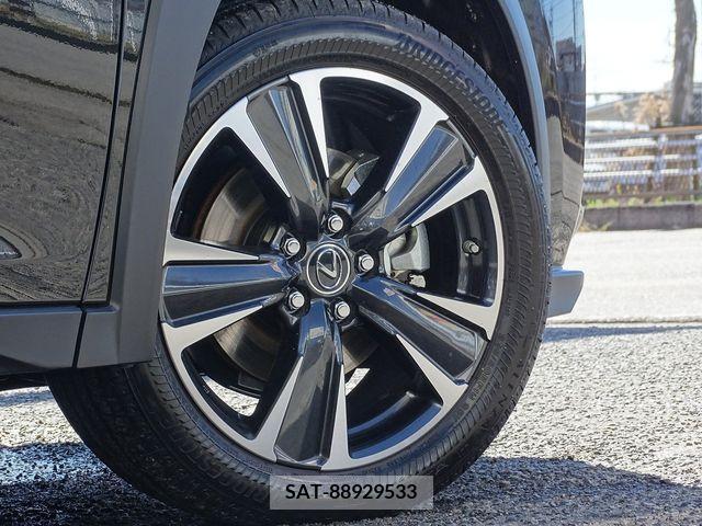 Lexus UX 2022-09 212689-7