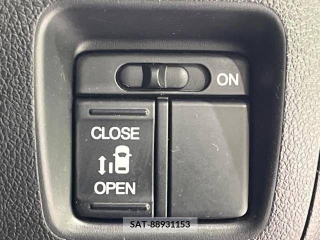 Honda N BOX 2017-06 278853-2