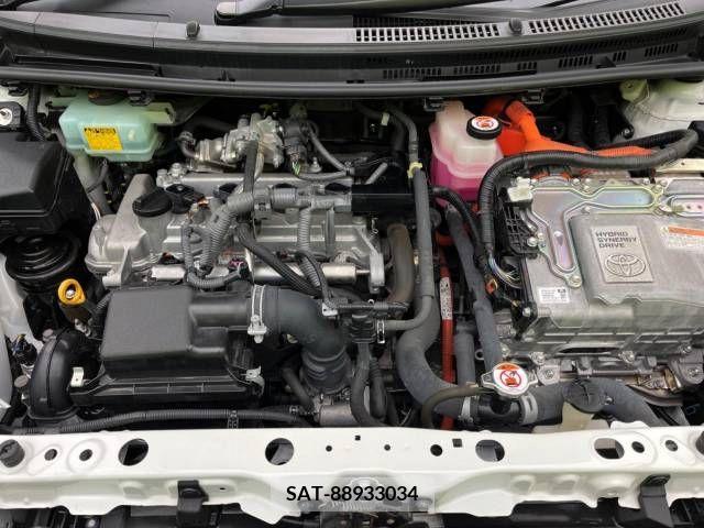 Toyota AQUA 2017-12 381880-18