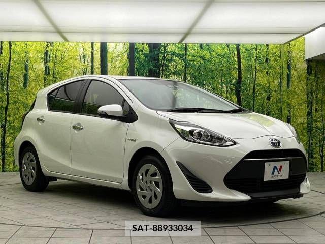 Toyota AQUA 2017-12 381880-16