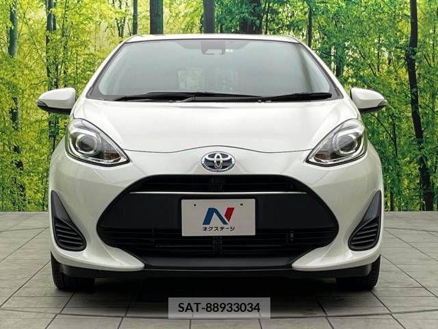 Toyota AQUA 2017-12 381880-14