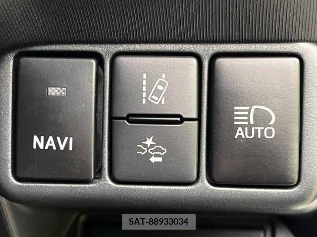 Toyota AQUA 2017-12 381880-4