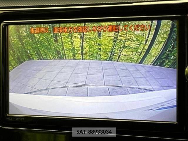 Toyota AQUA 2017-12 381880-3