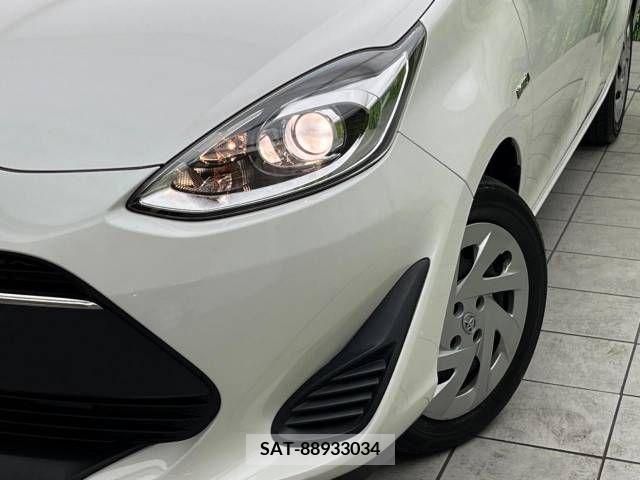 Toyota AQUA 2017-12 381880-12