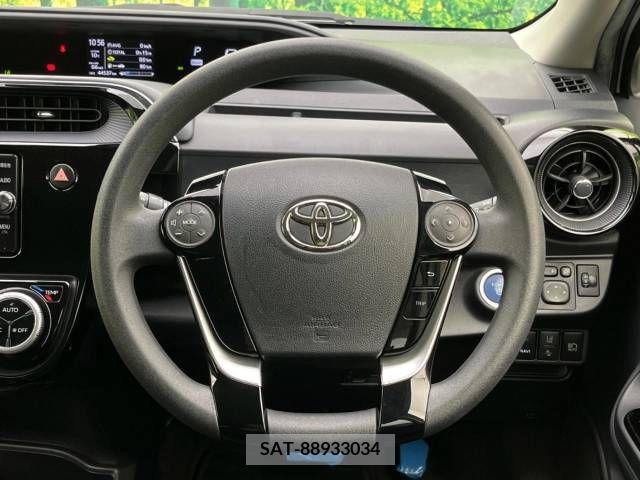 Toyota AQUA 2017-12 381880-11