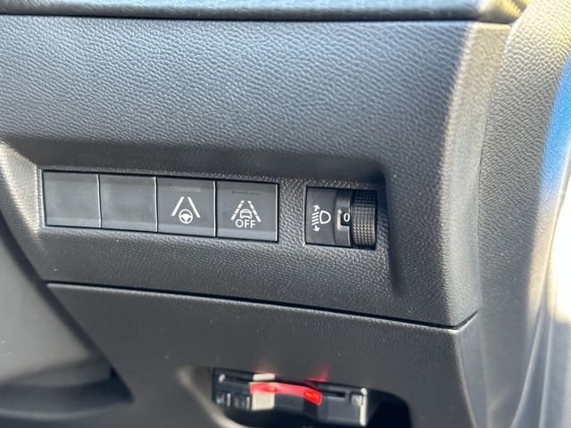 Peugeot 208 2022-06 181370-13