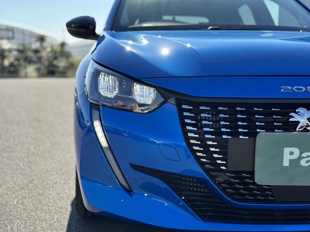 Peugeot 208 2022-06 181370-21