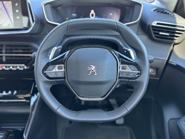 Peugeot 208 2022-06 181370-2