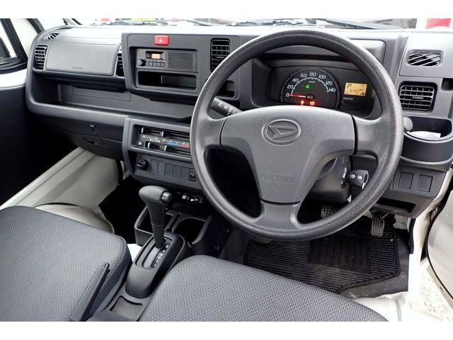Daihatsu HIJET TRUCK 2015-11 196288-1